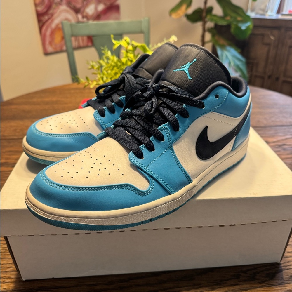 Jordan 1 Low “UNC 2021”, Preowned